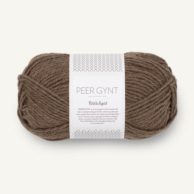 PetiteKnit Weekend Hat - Knitting Kit in Peer Gynt