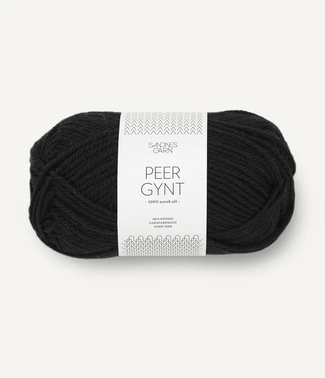 PetiteKnit Weekend Hat - Knitting Kit in Peer Gynt