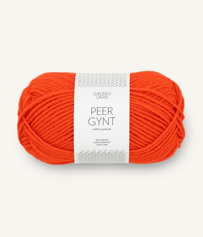 PetiteKnit Weekend Hat - Knitting Kit in Peer Gynt
