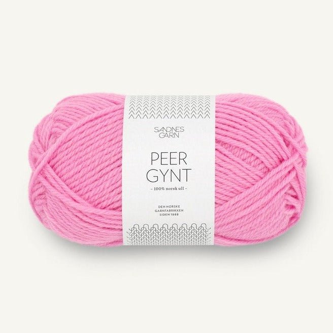 PetiteKnit Weekend Hat - Knitting Kit in Peer Gynt