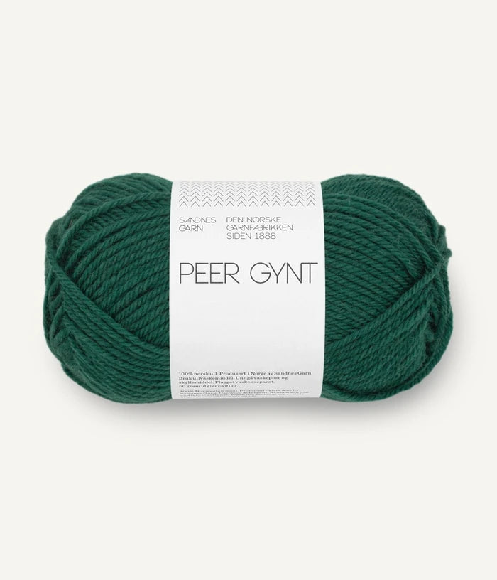 PetiteKnit Weekend Hat - Knitting Kit in Peer Gynt