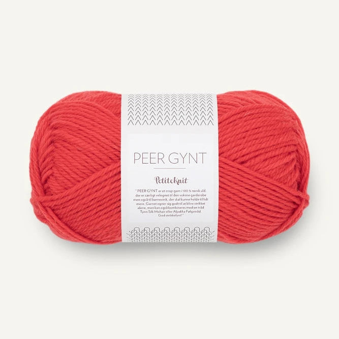 PetiteKnit Weekend Hat - Knitting Kit in Peer Gynt