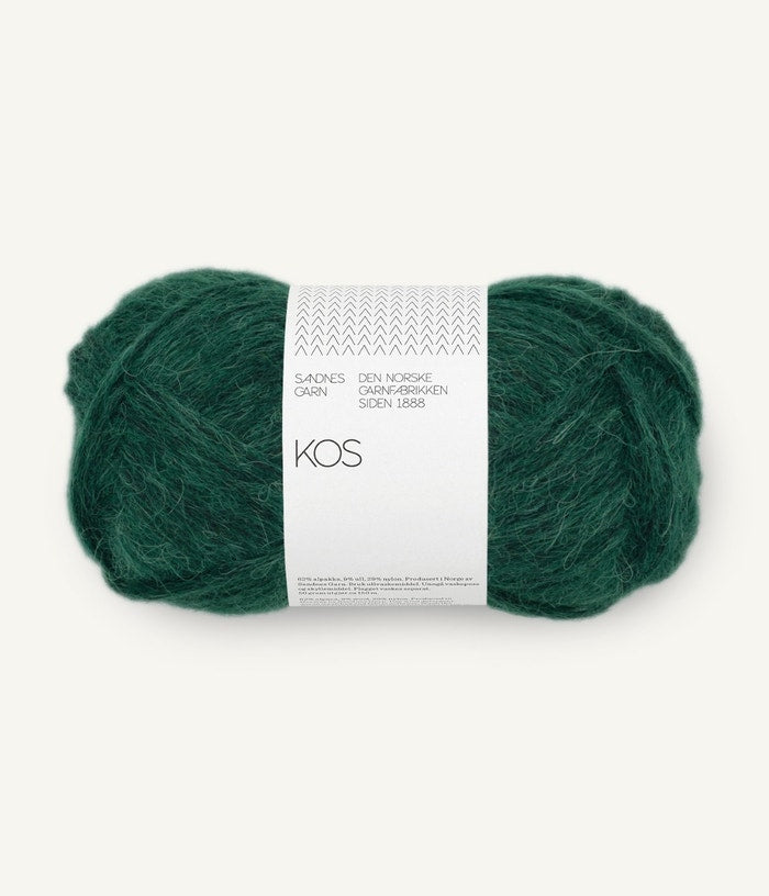 PetiteKnit Ivy Cape Knitting Kit in Sandnes Garn Kos