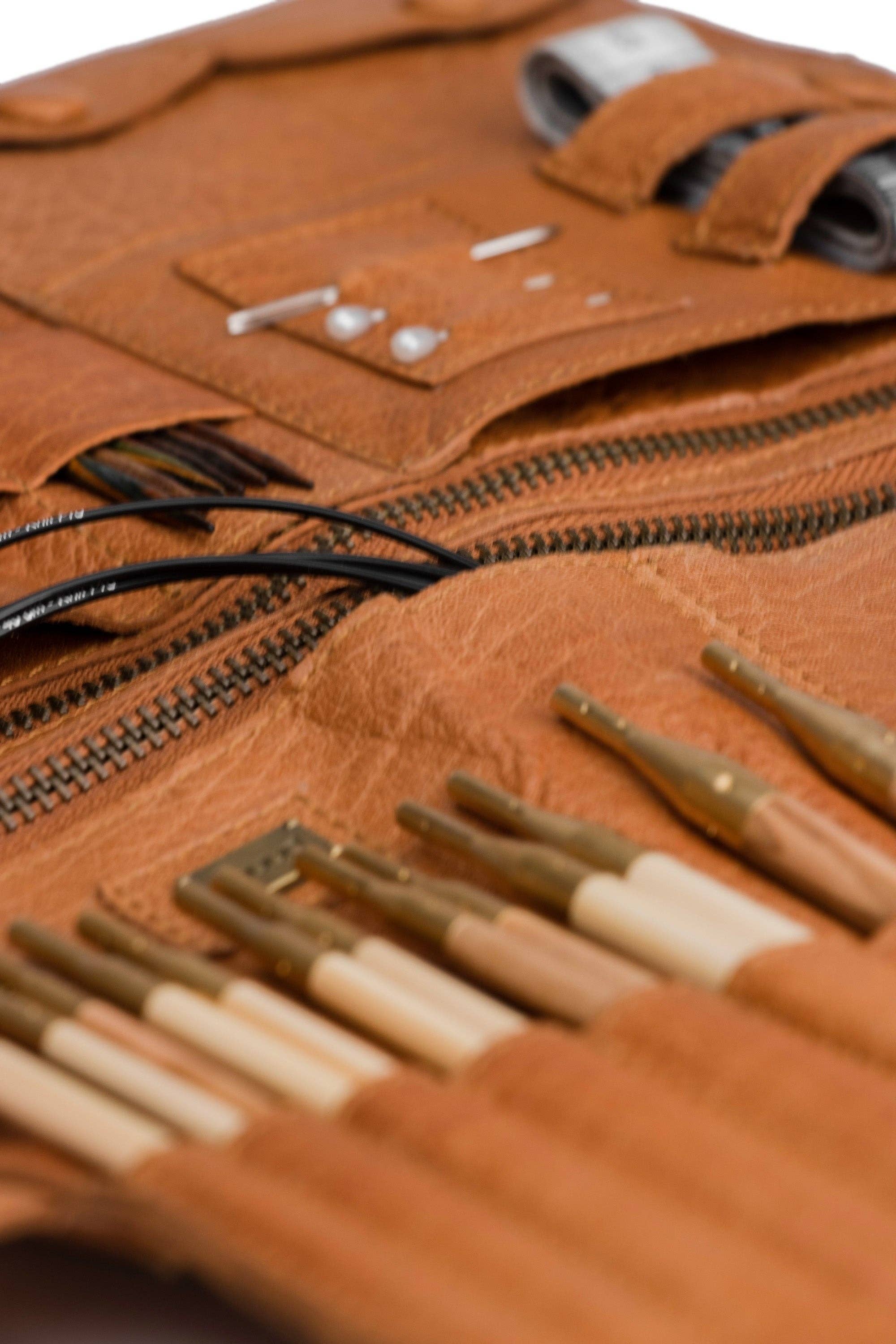 muud Billie Etui -Leather case for crochet hooks and knitting needles