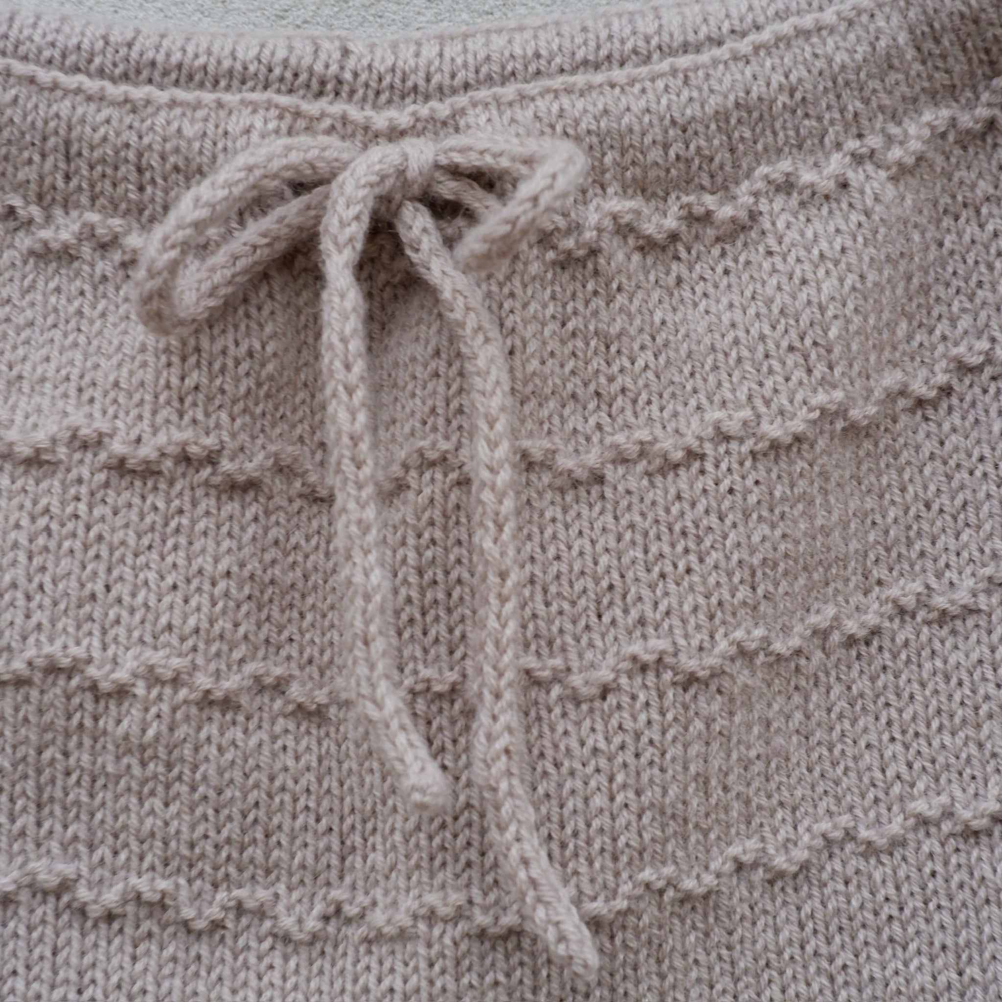 Knitting for Olive - Theo Pants Baby - Strickpaket