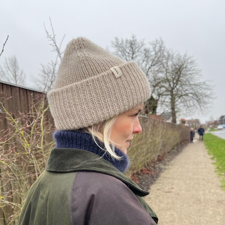 PetiteKnit Weekend Hat - Knitting Kit in Peer Gynt