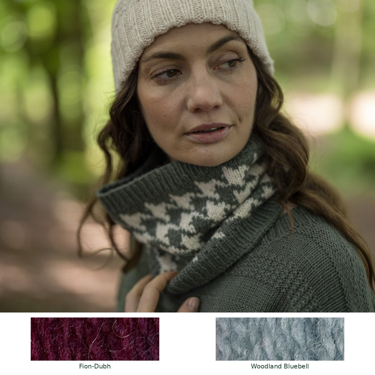 Eglinton Houndstooth Cowl knitting kit in Fion-Dubh and Woodland Bluebell, with both yarn shades shown