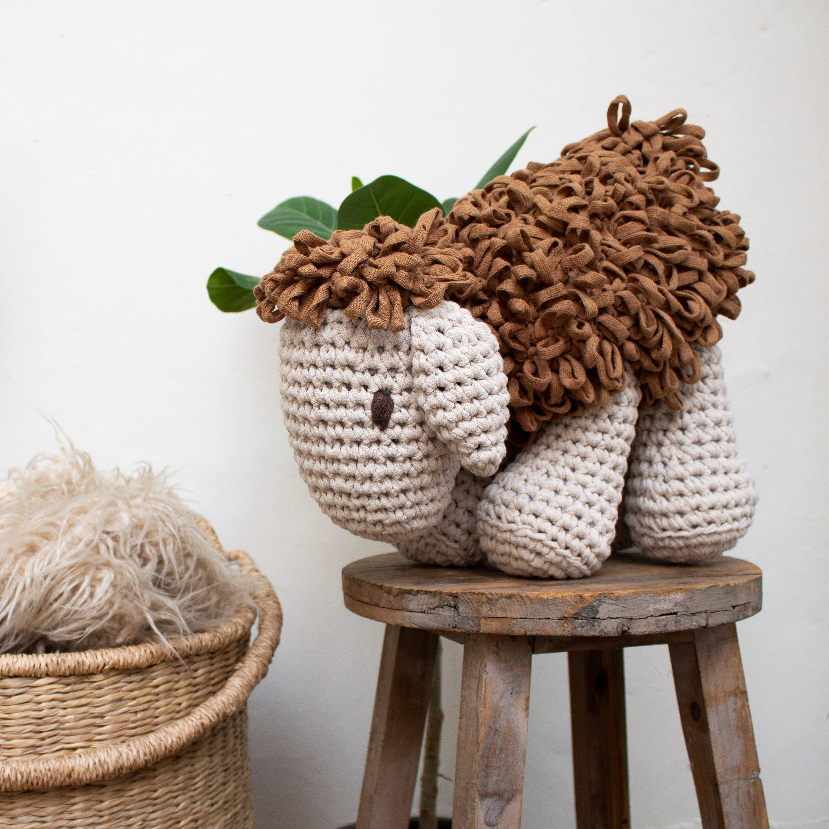 Hoooked Robby the Sheep - Large Crochet Kit