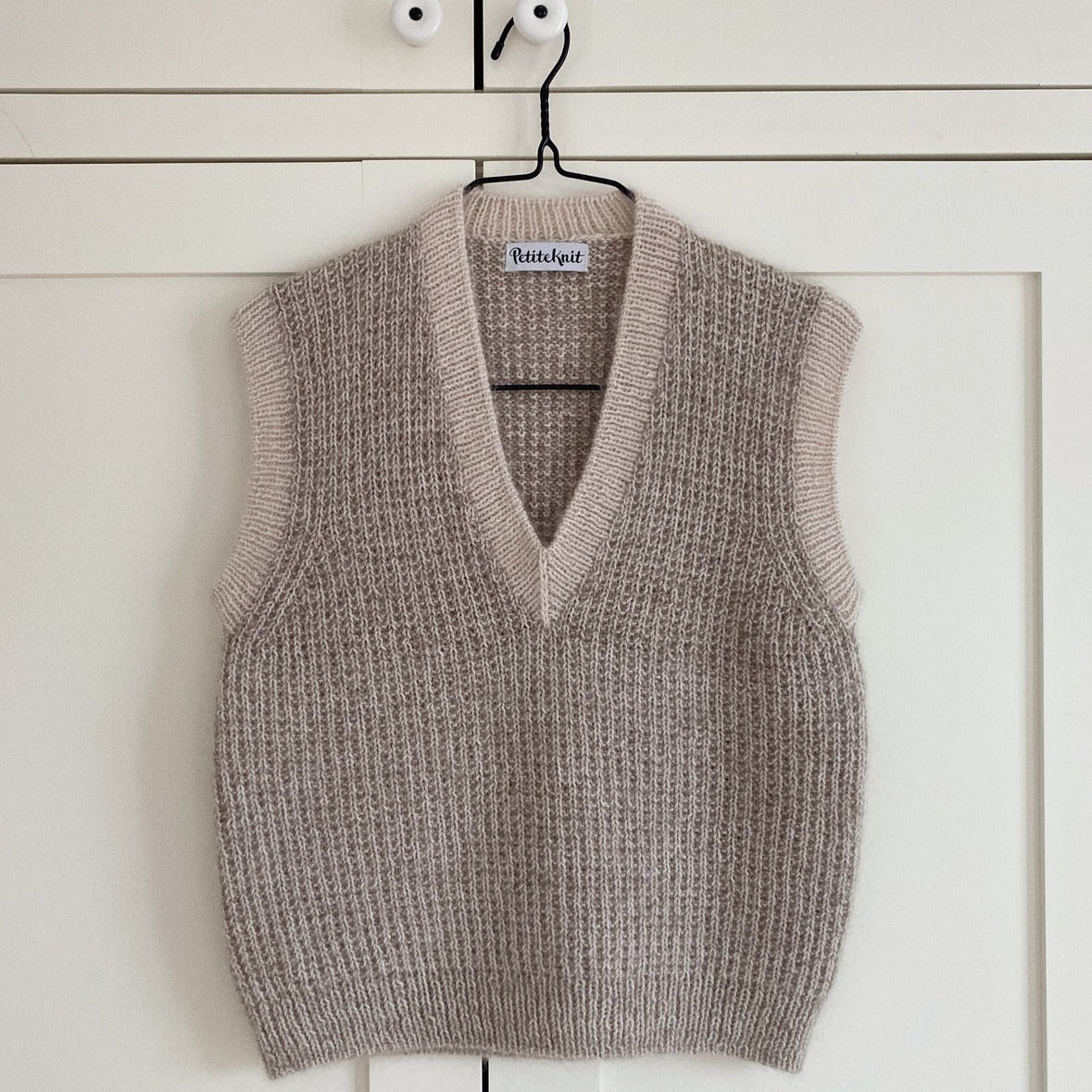 PetiteKnit Friday Slipover V-neck - Knitting Pattern