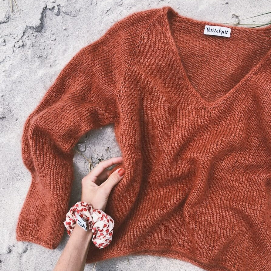 Cumulus Blouse V-neck - Knitting Kit - Limited Edition in Kidsilk Haze Colour