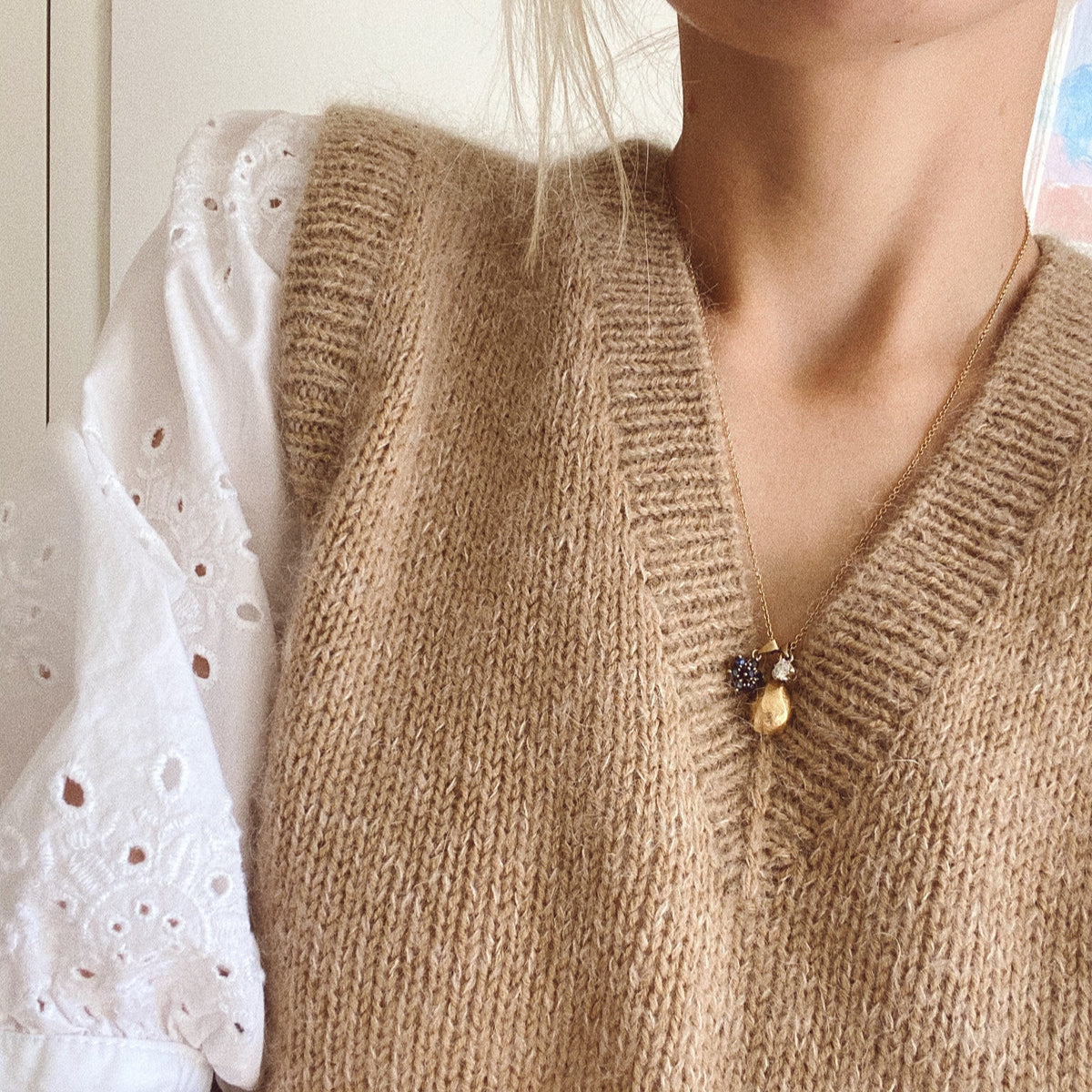 PetiteKnit Stockholm Slipover V-neck - Knitting Pattern
