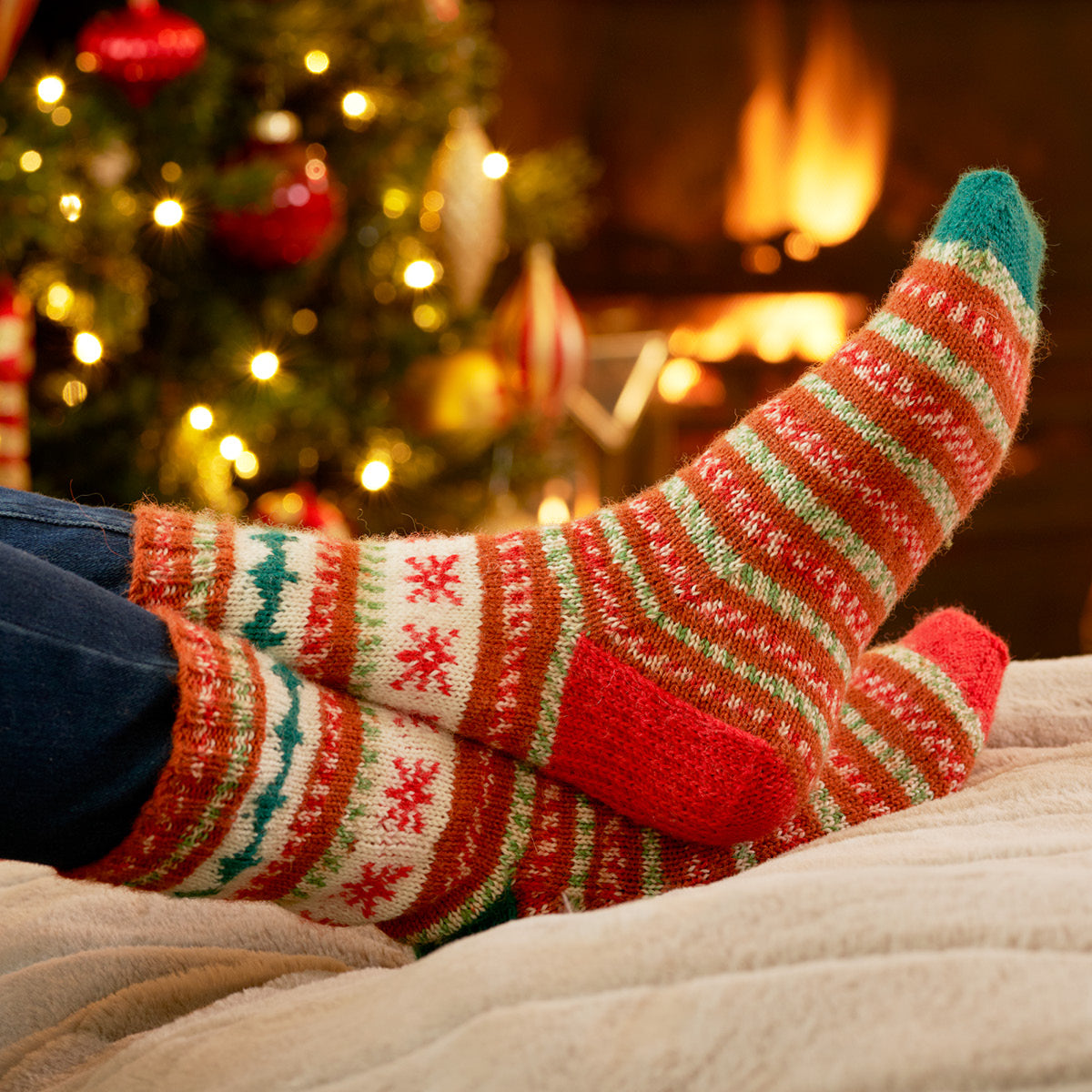 WYS Gretel - Knitted Christmas Motif Sock Pattern (FREE PDF Download)