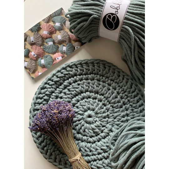 Round Table Coaster Crochet Pattern (FREE PDF download)