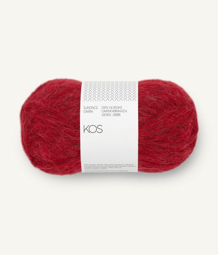 PetiteKnit Ivy Cape Knitting Kit in Sandnes Garn Kos