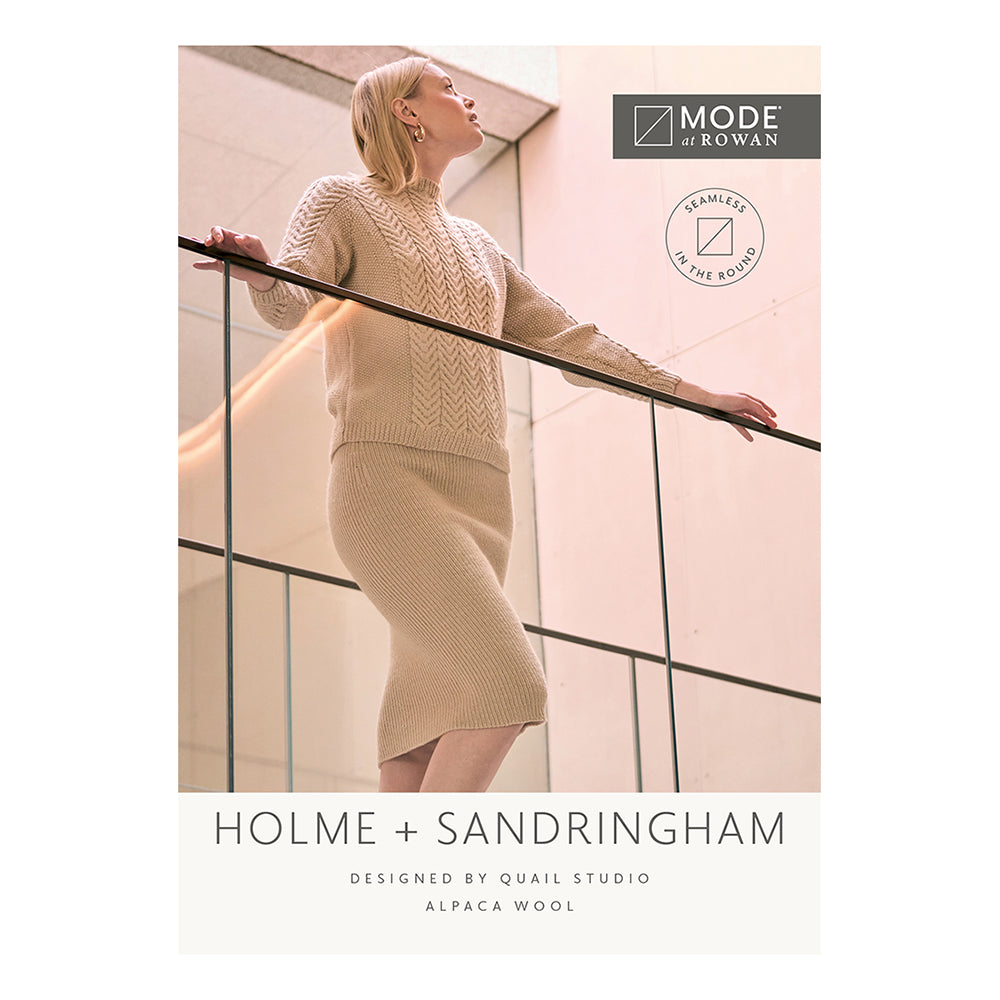 Mode bei Rowan Holme – Zopfmusterpullover und Sandringham-Rock – Strickmuster