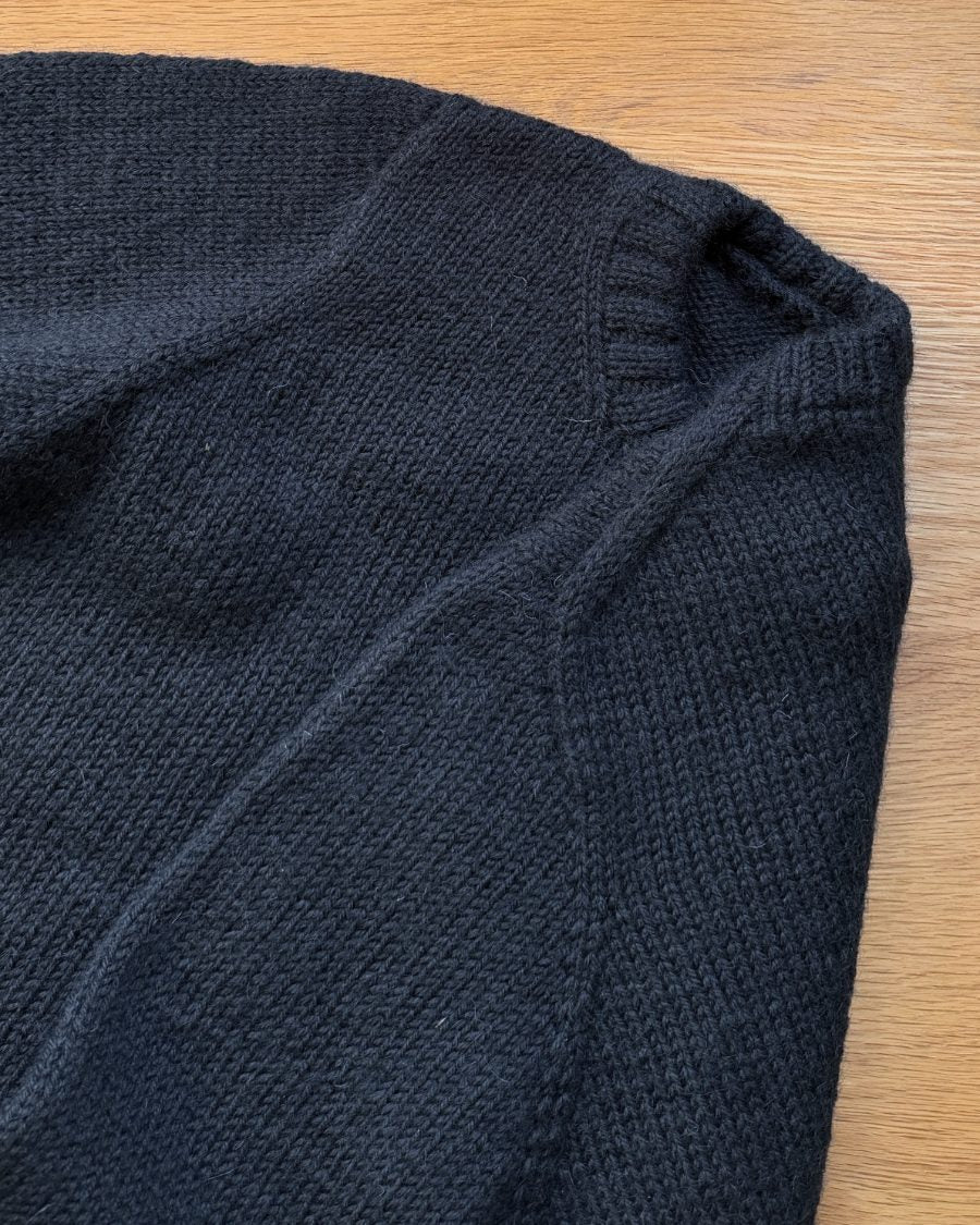 Niels Sweater Junior shoulder construction detail