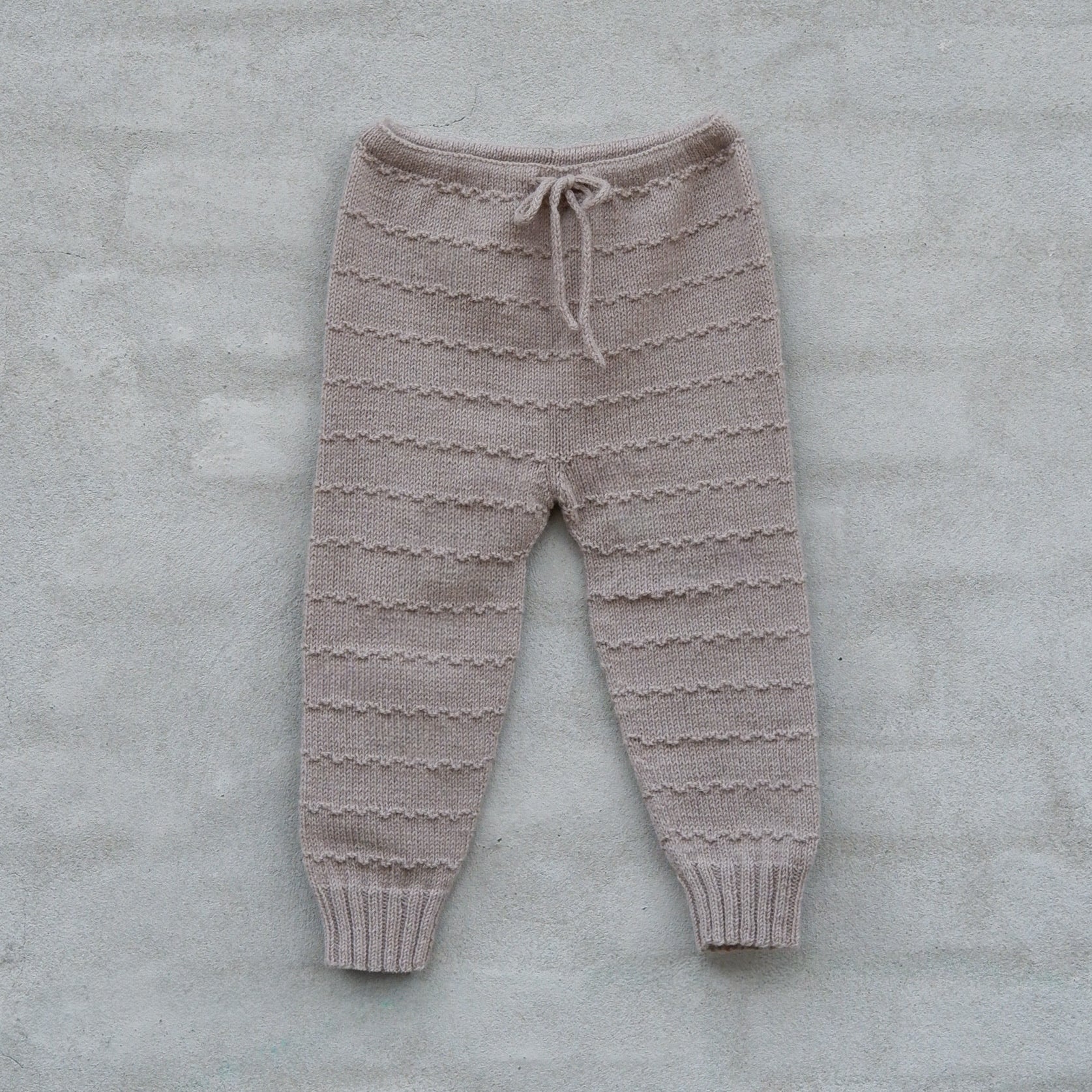 Knitting for Olive - Theo Pants Baby - Strickpaket