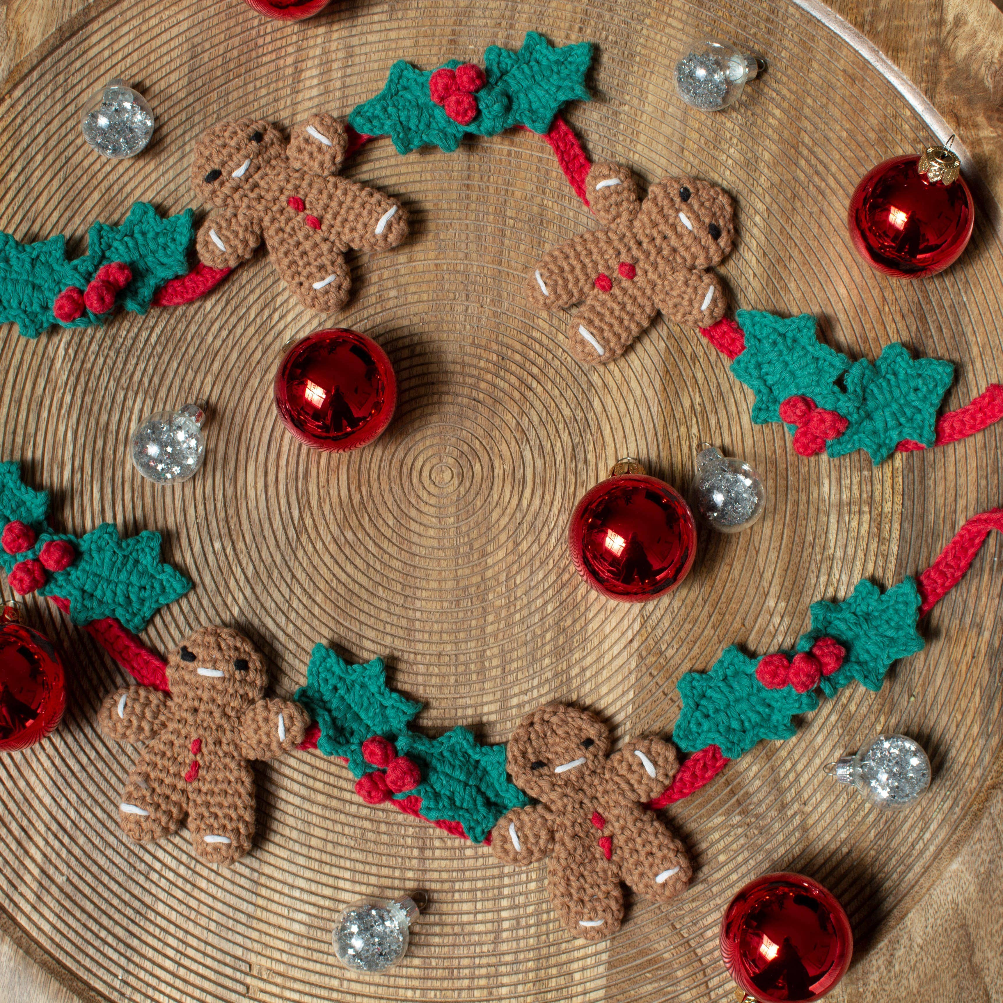 Christmas Garland - Crochet Kit