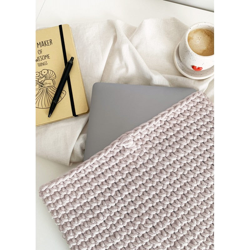 Laptop Sleeve - Crochet Pattern (FREE PDF download)