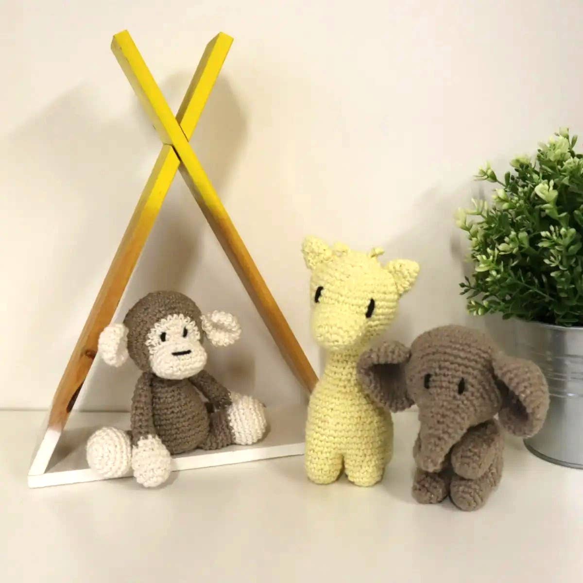 Hoooked Jungle Friends - Crochet Kit