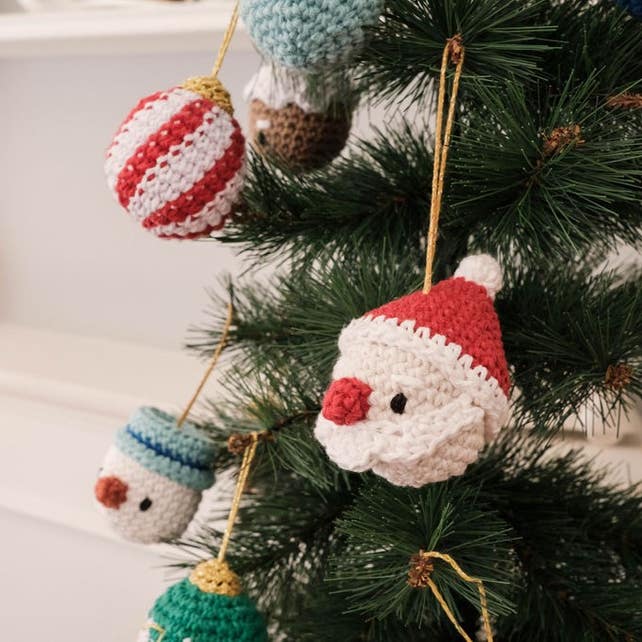 Xmas Wonderland Baubles - Crochet Kit