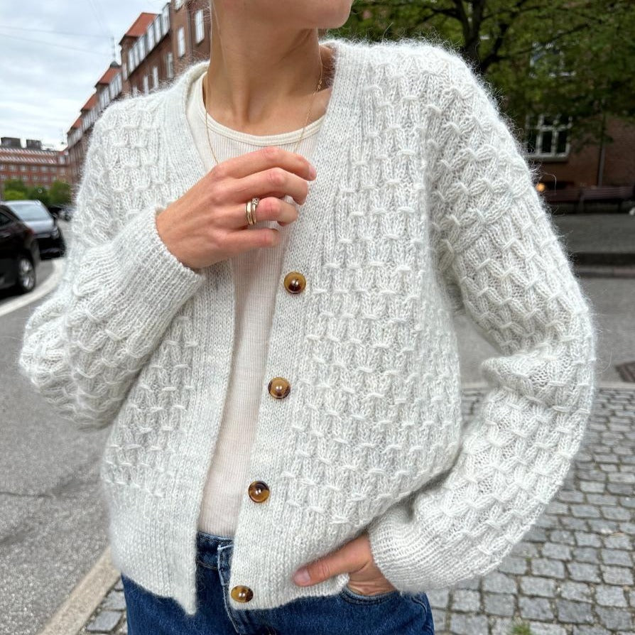 PetiteKnit Jenny Jacke mit V-Ausschnitt - Strickmuster