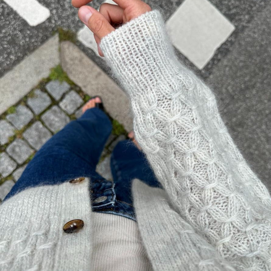 PetiteKnit Jenny Jacke mit V-Ausschnitt - Strickmuster