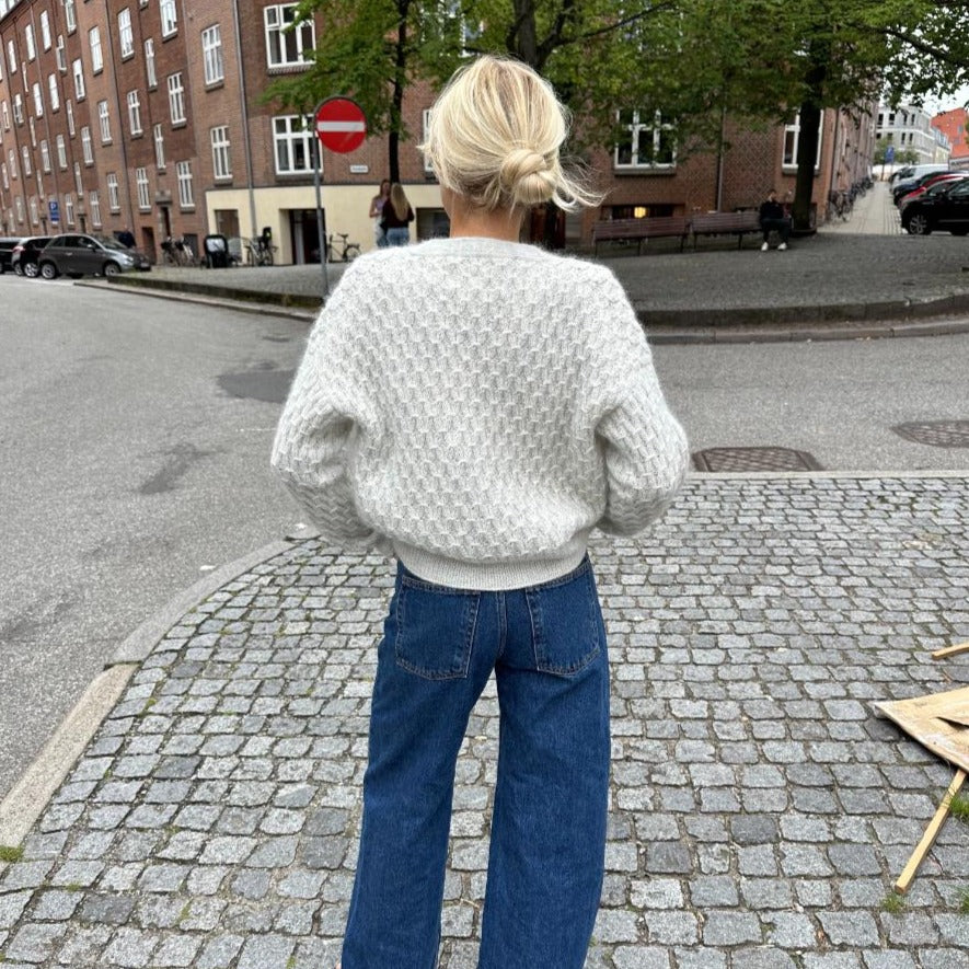 PetiteKnit Jenny Jacke mit V-Ausschnitt - Strickmuster