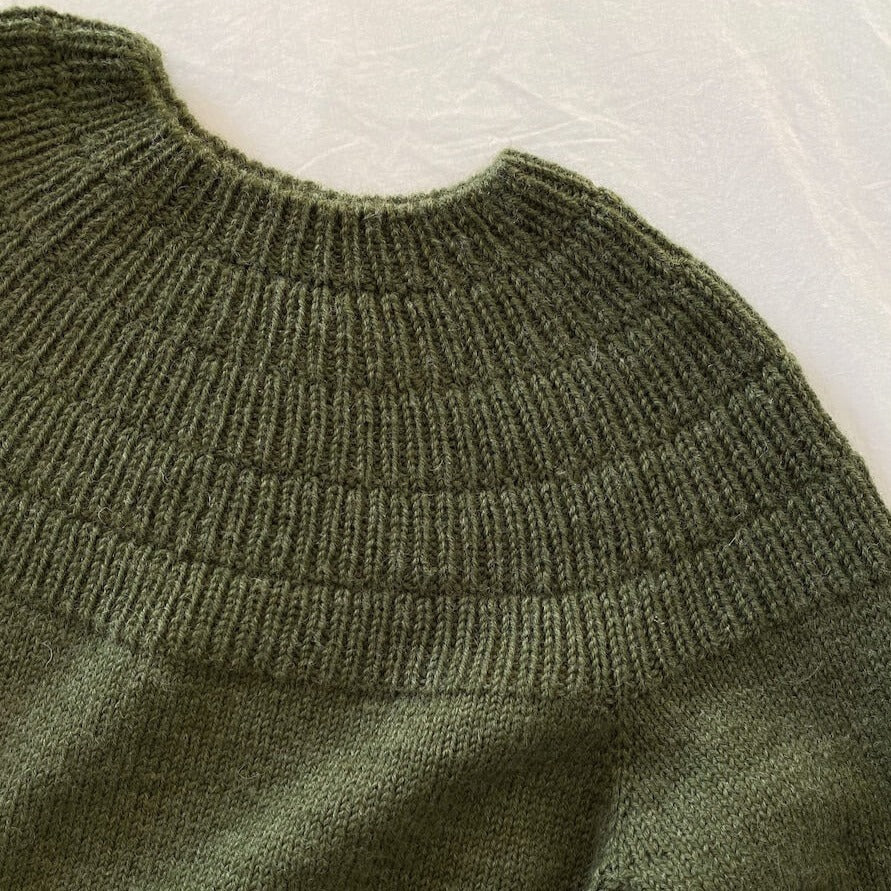 PetiteKnit Anker's Pullover in der Größe meines Freundes - Strickmuster