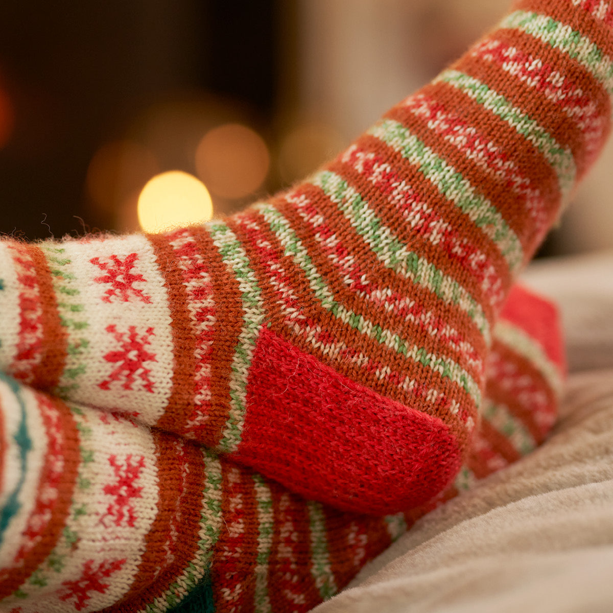 WYS Gretel – Strickmuster für Socken mit Weihnachtsmotiv (PDF-Download)